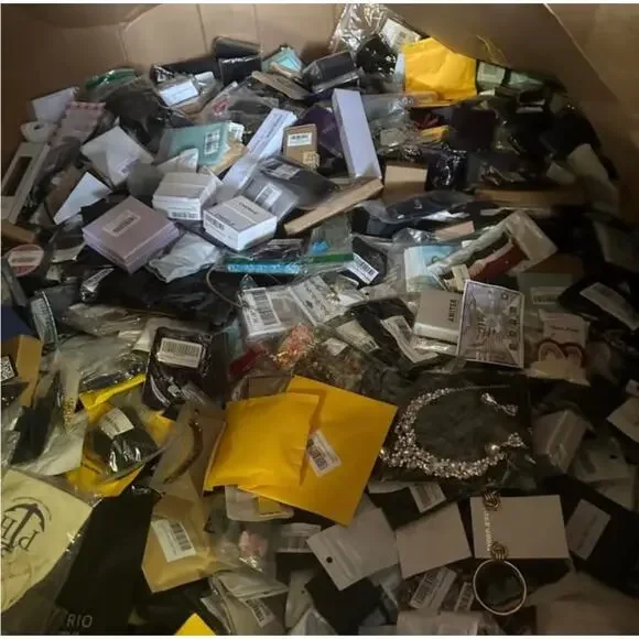 Amazon Pallet Jewelry Variety Grab Bag Bundle - Picture 2 of 3